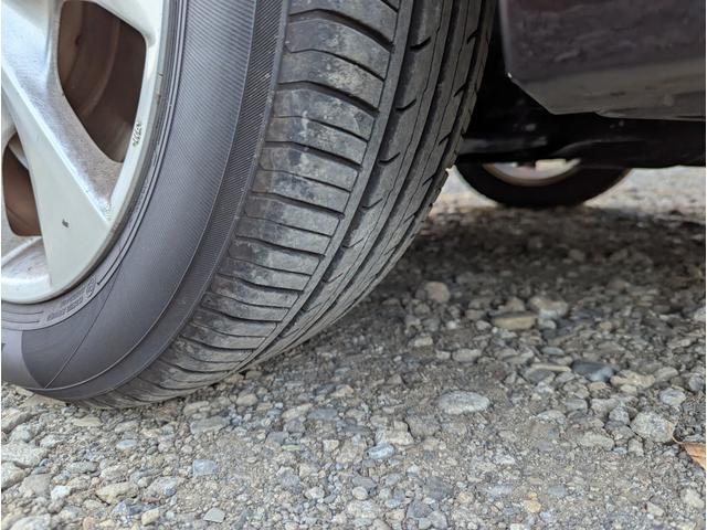 セレナ ハイウェイスター　Ｖセレクション　禁煙車　２０２４年製タイヤ　バックカメラ　ＢＬＵＥＴＯＯＴＨ　フルセグテレビ　後席モニター　ナビ　プッシュスタートスマートキー　両側パワースライドドア　ＨＩＤ　ＥＴＣ　クルーズコントロール（17枚目）