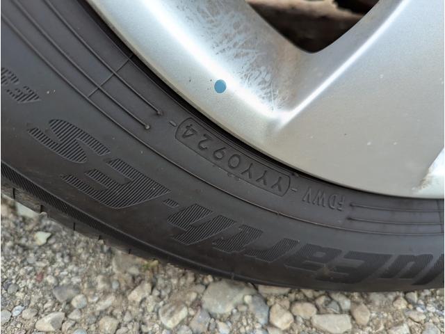 セレナ ハイウェイスター　Ｖセレクション　禁煙車　２０２４年製タイヤ　バックカメラ　ＢＬＵＥＴＯＯＴＨ　フルセグテレビ　後席モニター　ナビ　プッシュスタートスマートキー　両側パワースライドドア　ＨＩＤ　ＥＴＣ　クルーズコントロール（18枚目）