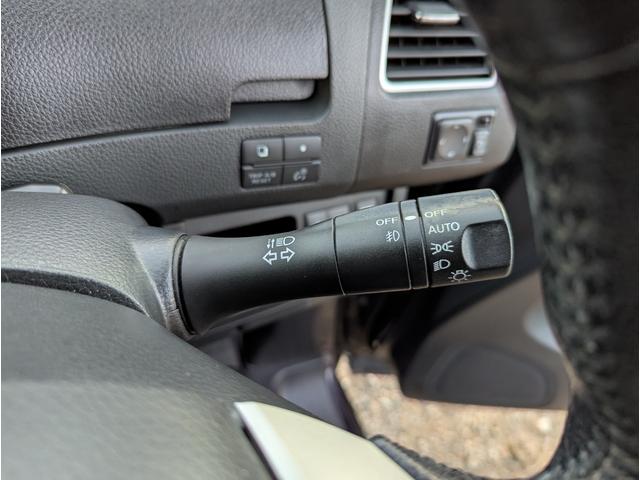 セレナ ハイウェイスター　Ｖセレクション　禁煙車　２０２４年製タイヤ　バックカメラ　ＢＬＵＥＴＯＯＴＨ　フルセグテレビ　後席モニター　ナビ　プッシュスタートスマートキー　両側パワースライドドア　ＨＩＤ　ＥＴＣ　クルーズコントロール（56枚目）