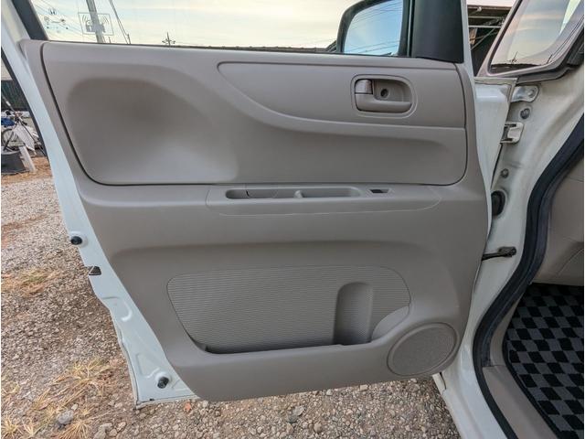 N-BOX G・Lパッケージ 禁煙車 2022年製タイヤ バックカメラ プッシュスタートスマートキー ナビ テレビ 左側パワースライドドア ETC HID DVD ABS(19枚目)