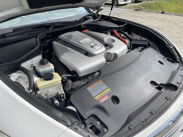 フーガハイブリッド ベースグレード　プレミアムインテリア　ＢＯＳＥサウンド　衝突軽減ブレーキ　車線逸脱防止　セミアニリン本革シート　シートエアコン　銀紛本木目パネル　アンビエントライト　コーナーセンサー　レーダークルーズ　ＥＴＣ（46枚目）