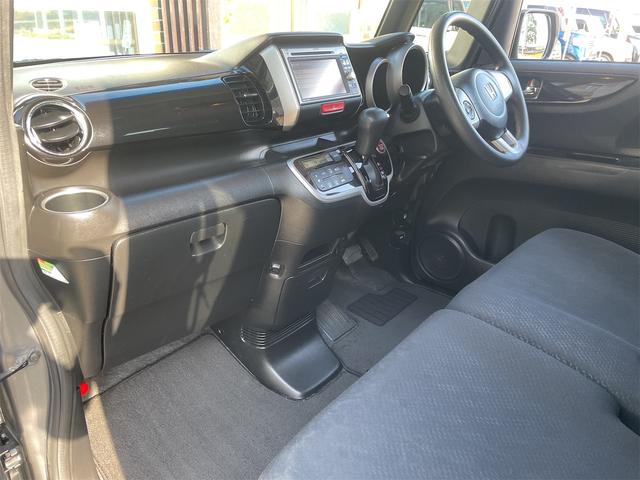 N-BOX+カスタム G・Lパッケージ バックカメラ 純正ナビTV バックカメラ ETC OPルーフコンソール&オーバーヘッドコンソールボックス オート付HIDライト 純正14AW パワースライドドア 横滑り防止 オーディオステアリングSW(19枚目)