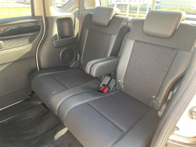 N-BOXカスタム 2トーンカラースタイル G・ターボLパッケージ 衝突軽減ブレーキ 両側パワースライド バックカメラ 純正ナビ フルセグTV オートクルーズ LEDフォグ ダウンサス 純正15AW パドルシフト 革巻きステアリング カーテン・サイドエアバック(10枚目)
