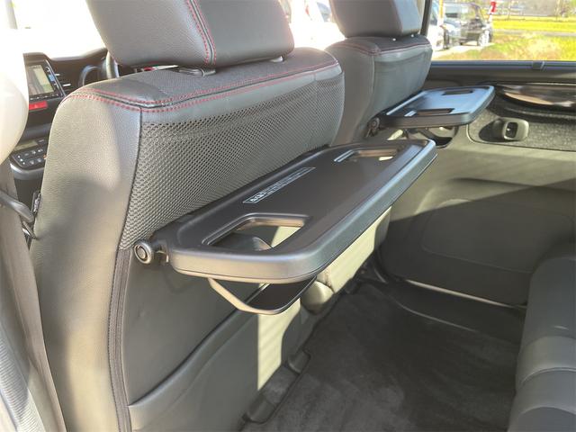 N-BOXカスタム 2トーンカラースタイル G・ターボLパッケージ 衝突軽減ブレーキ 両側パワースライド バックカメラ 純正ナビ フルセグTV オートクルーズ LEDフォグ ダウンサス 純正15AW パドルシフト 革巻きステアリング カーテン・サイドエアバック(30枚目)