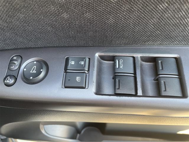 N-BOXカスタム 2トーンカラースタイル G・ターボLパッケージ 衝突軽減ブレーキ 両側パワースライド バックカメラ 純正ナビ フルセグTV オートクルーズ LEDフォグ ダウンサス 純正15AW パドルシフト 革巻きステアリング カーテン・サイドエアバック(31枚目)