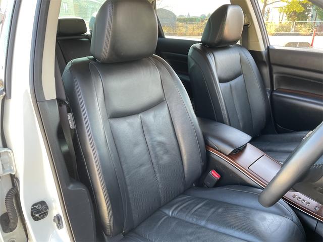 ティアナ ２５０ＸＶ　ＯＰベンチレーション付き黒本革シート　サイド＆バックカメラ　純正ナビ　フルセグＴＶ　ＥＴＣ　２メモリー付パワーシート　電動オットマン　リバース連動ドアミラー　ＵＳＢ＆ＶＴＲ端子　木目調パネル（10枚目）