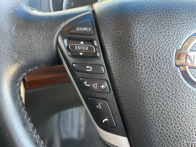 ティアナ ２５０ＸＶ　ＯＰベンチレーション付き黒本革シート　サイド＆バックカメラ　純正ナビ　フルセグＴＶ　ＥＴＣ　２メモリー付パワーシート　電動オットマン　リバース連動ドアミラー　ＵＳＢ＆ＶＴＲ端子　木目調パネル（26枚目）