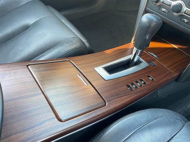 ティアナ ２５０ＸＶ　ＯＰベンチレーション付き黒本革シート　サイド＆バックカメラ　純正ナビ　フルセグＴＶ　ＥＴＣ　２メモリー付パワーシート　電動オットマン　リバース連動ドアミラー　ＵＳＢ＆ＶＴＲ端子　木目調パネル（29枚目）