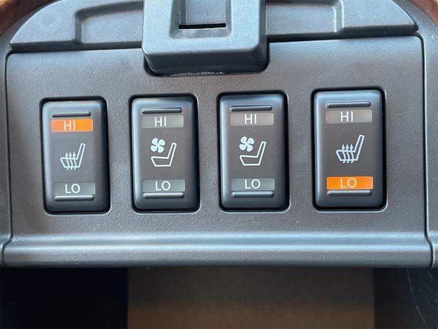 ティアナ ２５０ＸＶ　ＯＰベンチレーション付き黒本革シート　サイド＆バックカメラ　純正ナビ　フルセグＴＶ　ＥＴＣ　２メモリー付パワーシート　電動オットマン　リバース連動ドアミラー　ＵＳＢ＆ＶＴＲ端子　木目調パネル（30枚目）