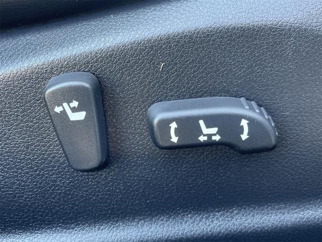 ティアナ ２５０ＸＶ　ＯＰベンチレーション付き黒本革シート　サイド＆バックカメラ　純正ナビ　フルセグＴＶ　ＥＴＣ　２メモリー付パワーシート　電動オットマン　リバース連動ドアミラー　ＵＳＢ＆ＶＴＲ端子　木目調パネル（35枚目）