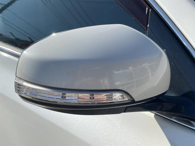 ティアナ ２５０ＸＶ　ＯＰベンチレーション付き黒本革シート　サイド＆バックカメラ　純正ナビ　フルセグＴＶ　ＥＴＣ　２メモリー付パワーシート　電動オットマン　リバース連動ドアミラー　ＵＳＢ＆ＶＴＲ端子　木目調パネル（57枚目）