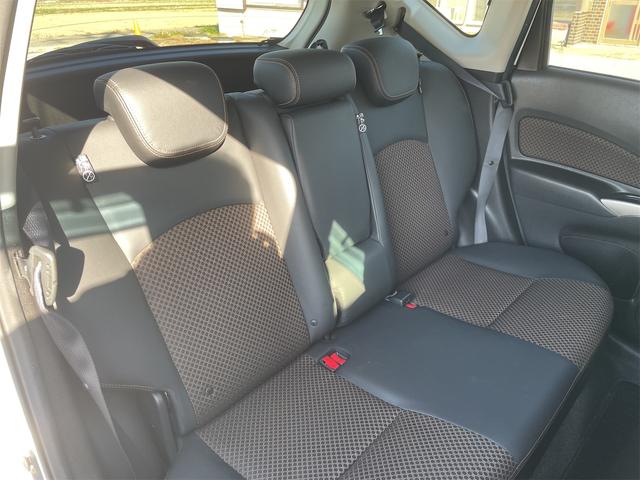 ノート メダリスト　エマージェンシーブレーキパッケージ　スーパーチャージャー　衝突軽減ブレーキ　車線逸脱警報　踏み間違い防止　ドライブレコーダー　アラウンドカメラ　純正ナビ　フルセグＴＶ　ＥＴＣ　ハーフレザーシート　コーナーセンサー　社外ＡＷ　オートライト（11枚目）