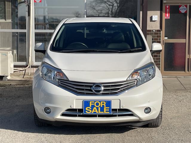 ノート メダリスト　エマージェンシーブレーキパッケージ　スーパーチャージャー　衝突軽減ブレーキ　車線逸脱警報　踏み間違い防止　ドライブレコーダー　アラウンドカメラ　純正ナビ　フルセグＴＶ　ＥＴＣ　ハーフレザーシート　コーナーセンサー　社外ＡＷ　オートライト（46枚目）