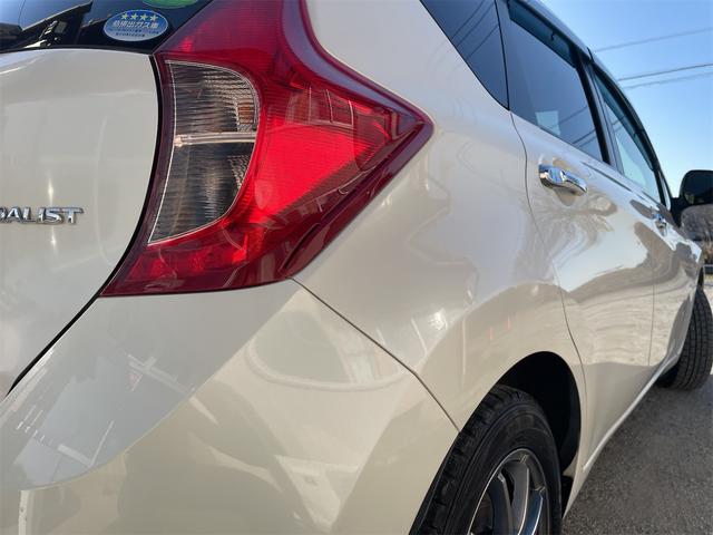 ノート メダリスト　エマージェンシーブレーキパッケージ　スーパーチャージャー　衝突軽減ブレーキ　車線逸脱警報　踏み間違い防止　ドライブレコーダー　アラウンドカメラ　純正ナビ　フルセグＴＶ　ＥＴＣ　ハーフレザーシート　コーナーセンサー　社外ＡＷ　オートライト（53枚目）