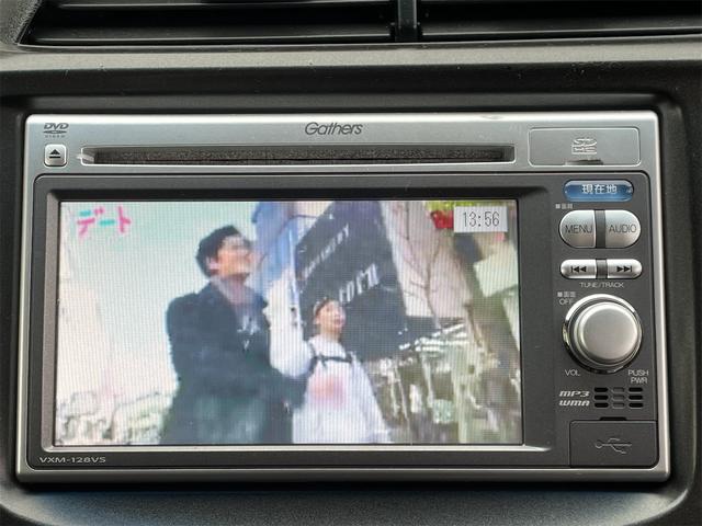 フィット ＲＳ　６速ＭＴ　前後ドライブレコーダー　バックカメラ　純正ナビＴＶ　ＥＴＣ　スマートキー　ＯＰフットイルミ　フロント熱線入りガラス　純正１６ＡＷ　オート付ＨＩＤライト　フォグ　ウィンカーミラー　横滑り防止（16枚目）