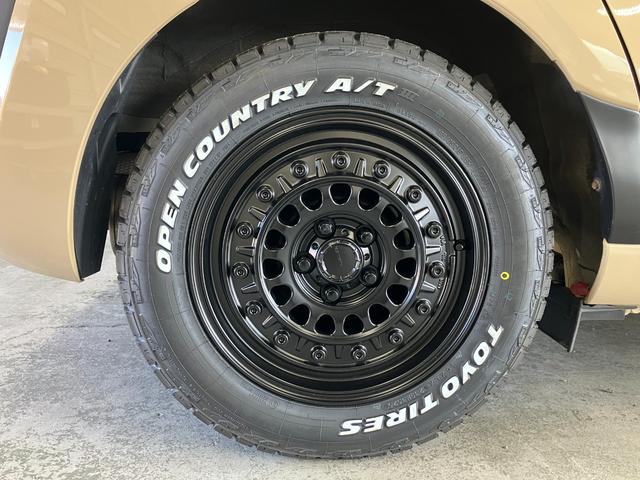 シエンタ ハイブリッド ファンベースG クエロ 新品15インチAW パノラミックビュー 7型ナビ フルセグ オープンカントリーA/TIII トヨタセーフティセンス 両側パワースライドドア マットブラック塗装エンブレム LEDヘッドライト ETC(2枚目)