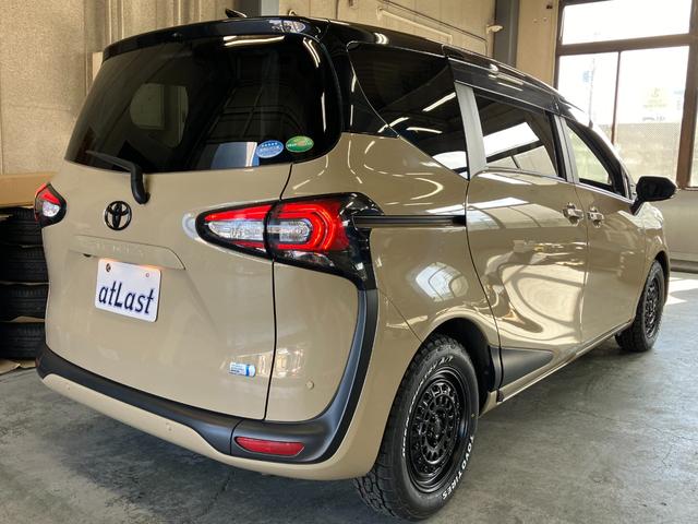 シエンタ ハイブリッド ファンベースG クエロ 新品15インチAW パノラミックビュー 7型ナビ フルセグ オープンカントリーA/TIII トヨタセーフティセンス 両側パワースライドドア マットブラック塗装エンブレム LEDヘッドライト ETC(4枚目)