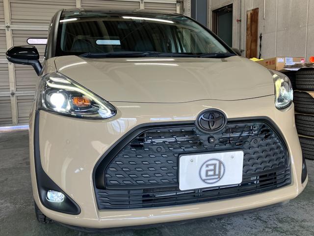 シエンタ ハイブリッド ファンベースG クエロ 新品15インチAW パノラミックビュー 7型ナビ フルセグ オープンカントリーA/TIII トヨタセーフティセンス 両側パワースライドドア マットブラック塗装エンブレム LEDヘッドライト ETC(8枚目)