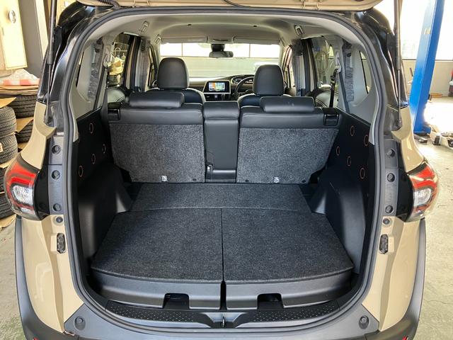 シエンタ ハイブリッド ファンベースG クエロ 新品15インチAW パノラミックビュー 7型ナビ フルセグ オープンカントリーA/TIII トヨタセーフティセンス 両側パワースライドドア マットブラック塗装エンブレム LEDヘッドライト ETC(32枚目)