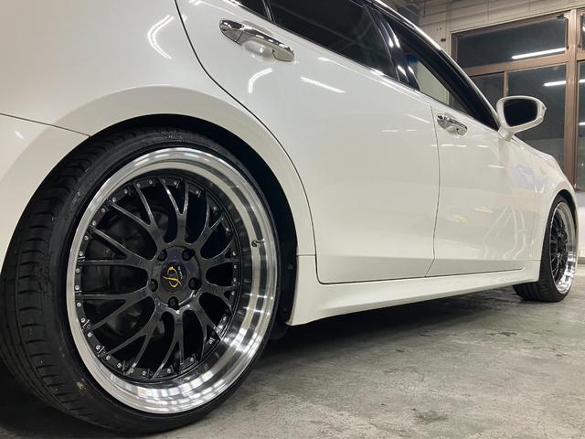 クラウン アスリートＳ　新品２０ＡＷ　ローダウン　純正ナビ　シュティッヒ　メッシュＮＲ　ＥＳＰＥＬＩＲスーパーダウンサス　バックカメラ　パワーシート　スマートキー　ＥＴＣ　クルコン　フルセグ（10枚目）