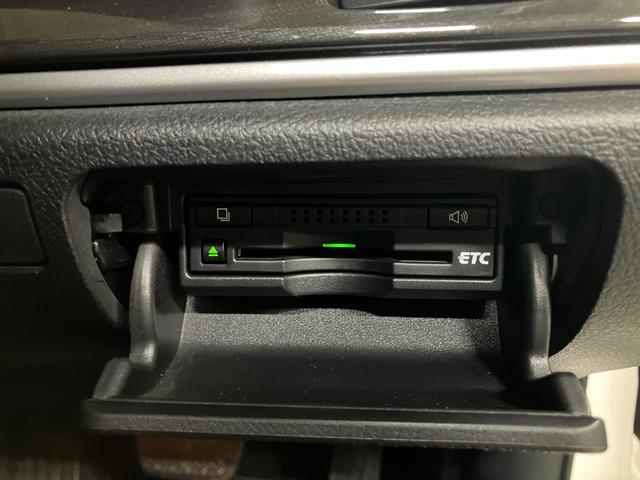 クラウン アスリートＳ　新品２０ＡＷ　ローダウン　純正ナビ　シュティッヒ　メッシュＮＲ　ＥＳＰＥＬＩＲスーパーダウンサス　バックカメラ　パワーシート　スマートキー　ＥＴＣ　クルコン　フルセグ（23枚目）