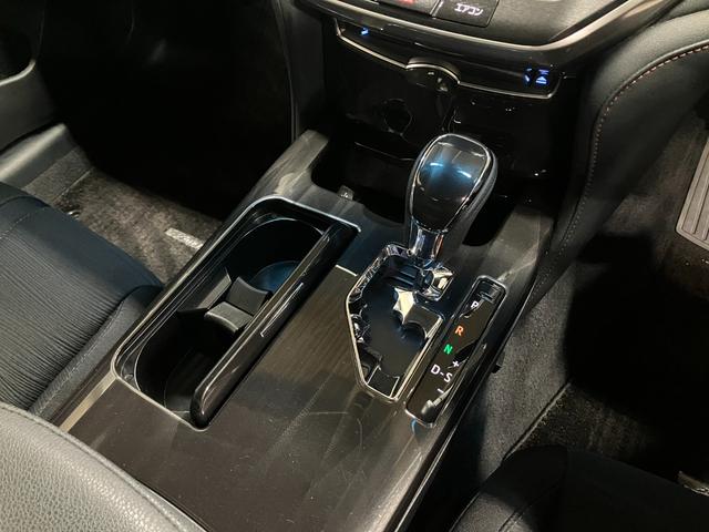 クラウン アスリートＳ　新品２０ＡＷ　ローダウン　純正ナビ　シュティッヒ　メッシュＮＲ　ＥＳＰＥＬＩＲスーパーダウンサス　バックカメラ　パワーシート　スマートキー　ＥＴＣ　クルコン　フルセグ（28枚目）