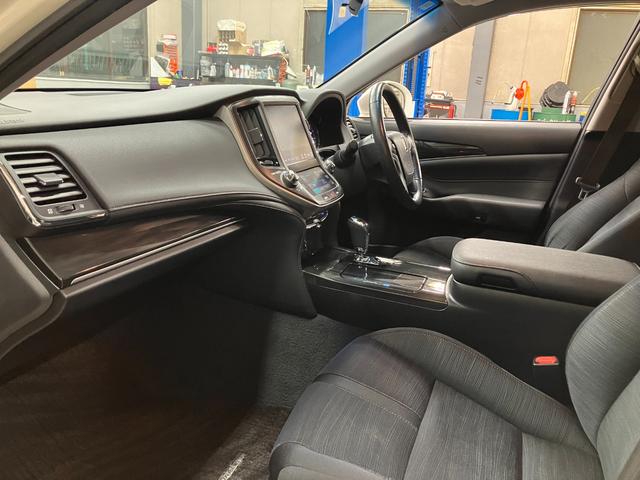 クラウン アスリートＳ　新品２０ＡＷ　ローダウン　純正ナビ　シュティッヒ　メッシュＮＲ　ＥＳＰＥＬＩＲスーパーダウンサス　バックカメラ　パワーシート　スマートキー　ＥＴＣ　クルコン　フルセグ（30枚目）