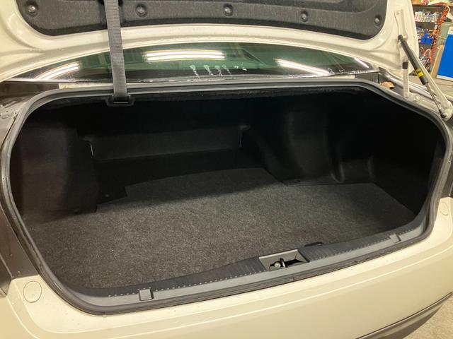 クラウン アスリートＳ　新品２０ＡＷ　ローダウン　純正ナビ　シュティッヒ　メッシュＮＲ　ＥＳＰＥＬＩＲスーパーダウンサス　バックカメラ　パワーシート　スマートキー　ＥＴＣ　クルコン　フルセグ（35枚目）