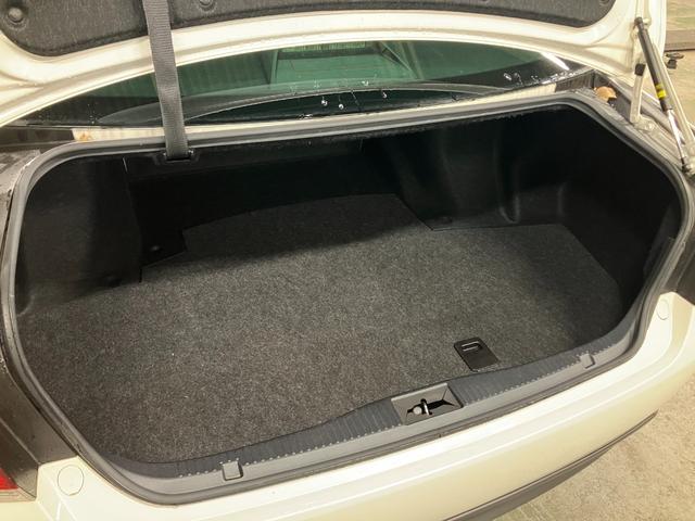 クラウン アスリートＳ　新品２０ＡＷ　ローダウン　純正ナビ　シュティッヒ　メッシュＮＲ　ＥＳＰＥＬＩＲスーパーダウンサス　バックカメラ　パワーシート　スマートキー　ＥＴＣ　クルコン　フルセグ（36枚目）