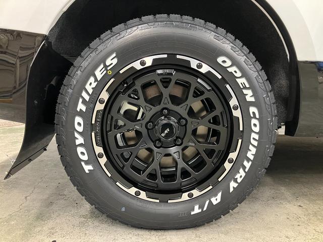 デリカＤ：５ シャモニー　登録済未使用車　新品１７インチＡｉｒＧロックス＆オープンカントリーＡ／ＴＩＩＩ　オートフラッグスＧＯＱＢＵＴＯ　ＬＡＮＤＬＩＣマッドフラップ　アルパイン１１型ナビ　パノラマビュー　スマートキー（2枚目）