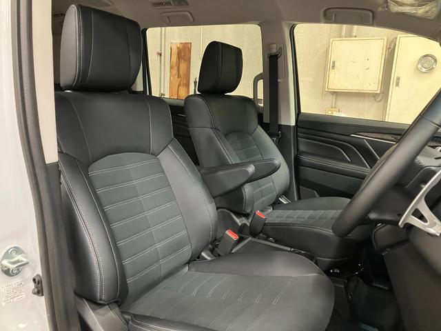 デリカＤ：５ シャモニー　登録済未使用車　新品１７インチＡｉｒＧロックス＆オープンカントリーＡ／ＴＩＩＩ　オートフラッグスＧＯＱＢＵＴＯ　ＬＡＮＤＬＩＣマッドフラップ　アルパイン１１型ナビ　パノラマビュー　スマートキー（20枚目）