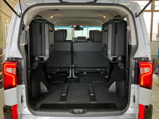 デリカＤ：５ シャモニー　登録済未使用車　ＪＡＯＳグリル　ＫＵＨＬフロントディフューザー　１６インチエムクライム　カノン＆オープンカントリー　アルパイン１１型ナビ　パノラマビュー　ＬＥＤヘッドライト　シートヒーター（36枚目）