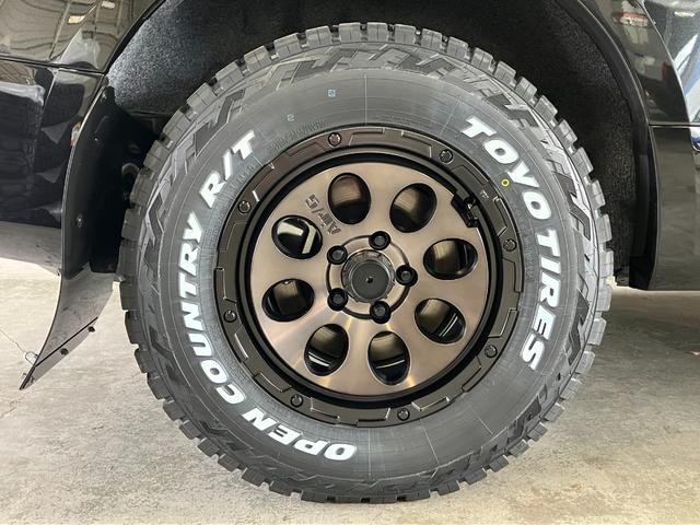 デリカＤ：５ シャモニー　登録済未使用車　１１型ナビ　ＪＡＯＳスキッドバー　新品１６インチＡｉｒＧマッシヴ＆オープンカントリーＲ／Ｔ　リアバンパーラプター塗装　テールレンズガード　ヘッドライトプロテクト　マッドフラップ（12枚目）