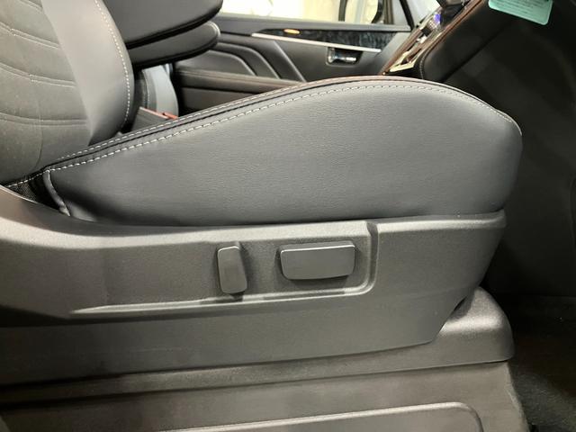 デリカD:5 シャモニー 登録済未使用車 新品16インチM9+ 11型ナビ HDMIポート KUHLフロントディフューザー JAOSマッドガード オープンカントリーR/T 両側パワースライドドア シートヒーター パノラマビュー(20枚目)