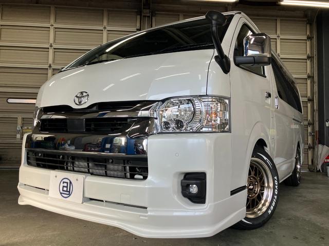 ハイエースワゴン ＧＬ　ガレナシート　限定１７インチＭ１ＨＣ　１１型ナビ　登録済未使用車　フリップダウンモニター　２インチローダウン　４１５コブラタイプＲフロントリップ　パノラマビュー　パワースライドドア　ＬＥＤヘッドライト（9枚目）