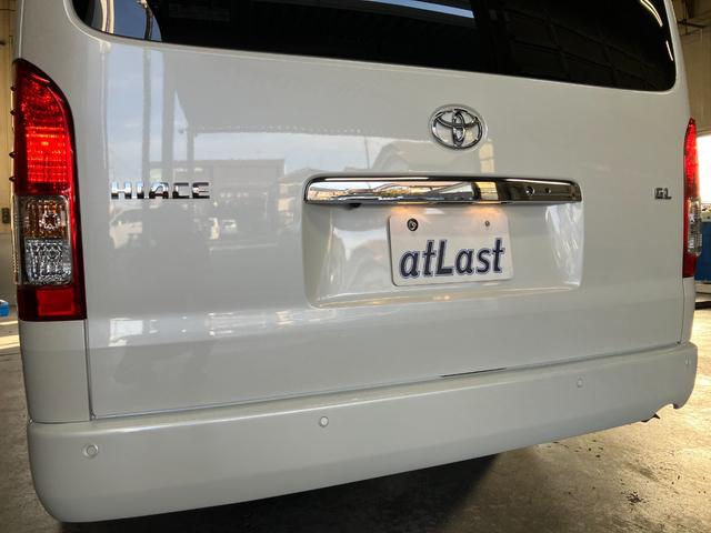 ハイエースワゴン ＧＬ　ガレナシート　限定１７インチＭ１ＨＣ　１１型ナビ　登録済未使用車　フリップダウンモニター　２インチローダウン　４１５コブラタイプＲフロントリップ　パノラマビュー　パワースライドドア　ＬＥＤヘッドライト（16枚目）