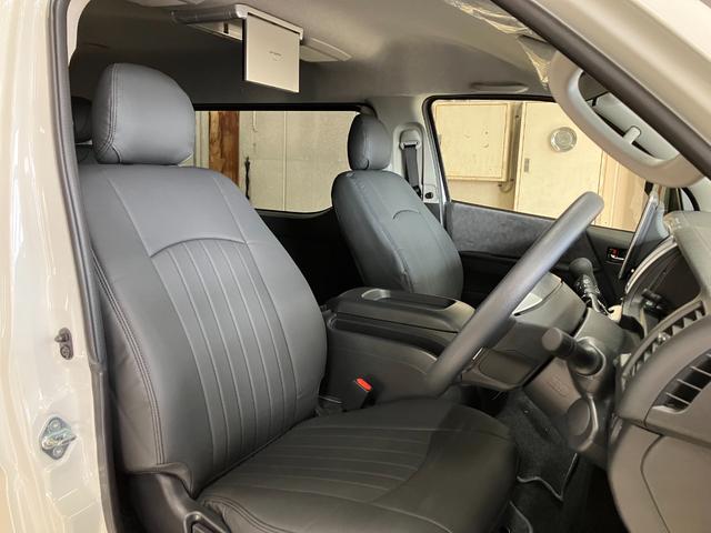 ハイエースワゴン ＧＬ　ガレナシート　限定１７インチＭ１ＨＣ　１１型ナビ　登録済未使用車　フリップダウンモニター　２インチローダウン　４１５コブラタイプＲフロントリップ　パノラマビュー　パワースライドドア　ＬＥＤヘッドライト（19枚目）