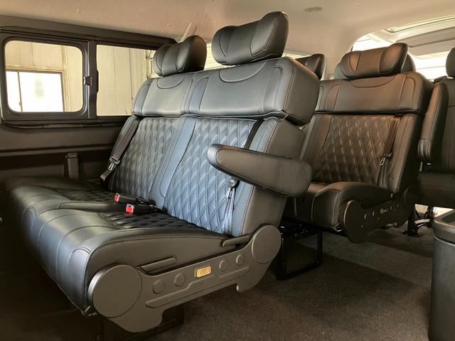 ハイエースワゴン ＧＬ　ガレナシート　限定１７インチＭ１ＨＣ　１１型ナビ　登録済未使用車　フリップダウンモニター　２インチローダウン　４１５コブラタイプＲフロントリップ　パノラマビュー　パワースライドドア　ＬＥＤヘッドライト（28枚目）