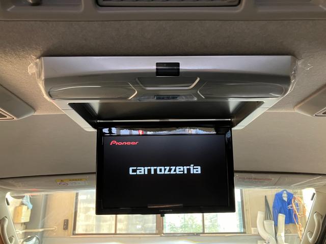 ハイエースワゴン ＧＬ　ガレナシート　限定１７インチＭ１ＨＣ　１１型ナビ　登録済未使用車　フリップダウンモニター　２インチローダウン　４１５コブラタイプＲフロントリップ　パノラマビュー　パワースライドドア　ＬＥＤヘッドライト（29枚目）