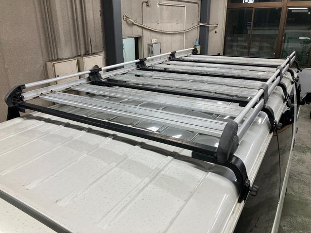 ハイエースバン スーパーGL ダークプライムII ルーフキャリア 7型ナビ スマートキー フルセグ バックカメラ 社外15インチAW ETC LEDヘッドライト ハーフレザーシート プッシュスタート トヨタセーフティセンス(3枚目)