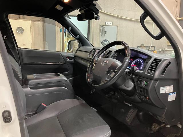 ハイエースバン スーパーGL ダークプライムII ルーフキャリア 7型ナビ スマートキー フルセグ バックカメラ 社外15インチAW ETC LEDヘッドライト ハーフレザーシート プッシュスタート トヨタセーフティセンス(16枚目)