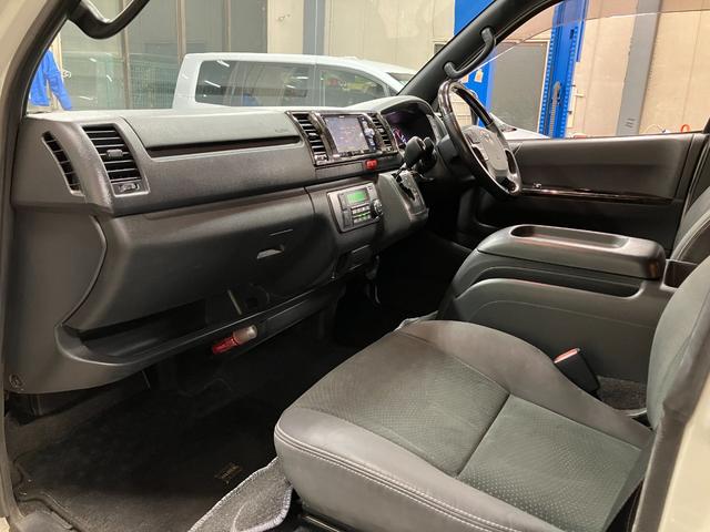 ハイエースバン スーパーGL ダークプライムII ルーフキャリア 7型ナビ スマートキー フルセグ バックカメラ 社外15インチAW ETC LEDヘッドライト ハーフレザーシート プッシュスタート トヨタセーフティセンス(24枚目)