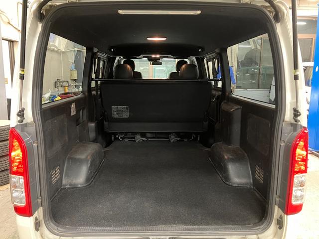 ハイエースバン スーパーGL ダークプライムII ルーフキャリア 7型ナビ スマートキー フルセグ バックカメラ 社外15インチAW ETC LEDヘッドライト ハーフレザーシート プッシュスタート トヨタセーフティセンス(28枚目)
