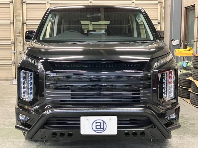 デリカＤ：５ シャモニー　登録済未使用車　ＫＵＨＬグリル　１１型ナビ　新品１７インチフォースデナリ＆オープンカントリーＡ／ＴＩＩＩ　ゴクブト　ＪＡＯＳマッドガード　両側パワースライドドア　シートヒーター　ＬＥＤヘッドライト（7枚目）