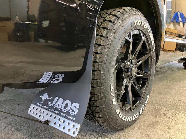 デリカＤ：５ シャモニー　登録済未使用車　ＫＵＨＬグリル　１１型ナビ　新品１７インチフォースデナリ＆オープンカントリーＡ／ＴＩＩＩ　ゴクブト　ＪＡＯＳマッドガード　両側パワースライドドア　シートヒーター　ＬＥＤヘッドライト（12枚目）