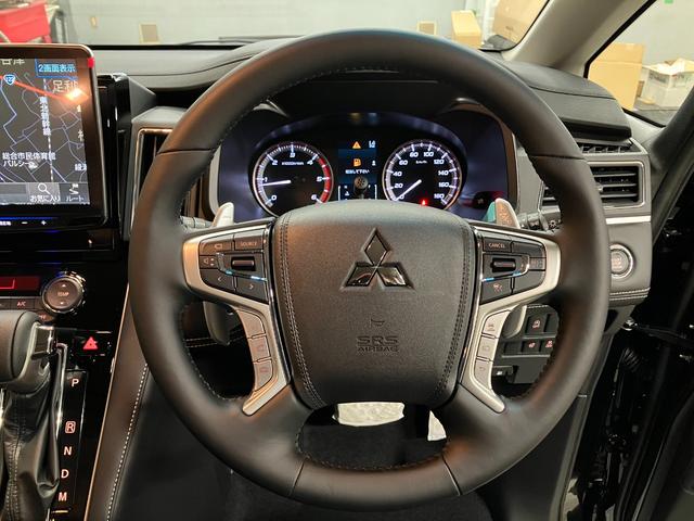 デリカＤ：５ シャモニー　登録済未使用車　ＫＵＨＬグリル　１１型ナビ　新品１７インチフォースデナリ＆オープンカントリーＡ／ＴＩＩＩ　ゴクブト　ＪＡＯＳマッドガード　両側パワースライドドア　シートヒーター　ＬＥＤヘッドライト（19枚目）