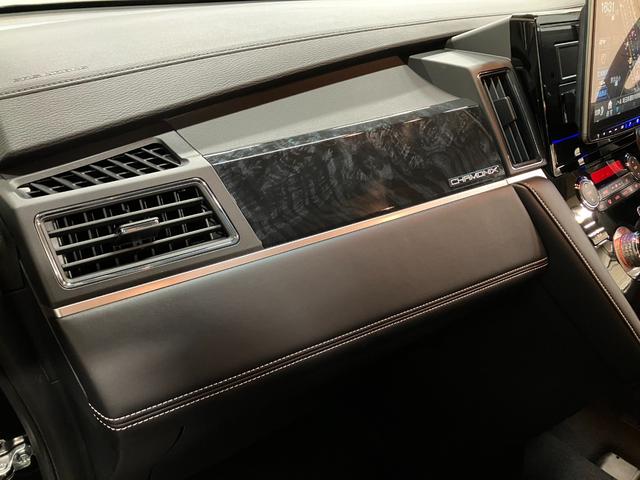 デリカＤ：５ シャモニー　登録済未使用車　ＫＵＨＬグリル　１１型ナビ　新品１７インチフォースデナリ＆オープンカントリーＡ／ＴＩＩＩ　ゴクブト　ＪＡＯＳマッドガード　両側パワースライドドア　シートヒーター　ＬＥＤヘッドライト（28枚目）