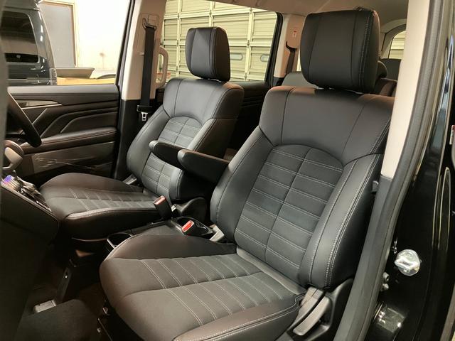 デリカＤ：５ シャモニー　登録済未使用車　ＫＵＨＬグリル　１１型ナビ　新品１７インチフォースデナリ＆オープンカントリーＡ／ＴＩＩＩ　ゴクブト　ＪＡＯＳマッドガード　両側パワースライドドア　シートヒーター　ＬＥＤヘッドライト（29枚目）