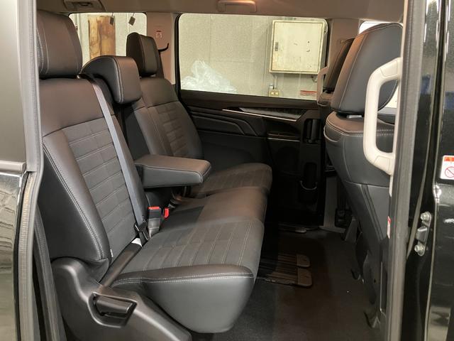 デリカＤ：５ シャモニー　登録済未使用車　ＫＵＨＬグリル　１１型ナビ　新品１７インチフォースデナリ＆オープンカントリーＡ／ＴＩＩＩ　ゴクブト　ＪＡＯＳマッドガード　両側パワースライドドア　シートヒーター　ＬＥＤヘッドライト（32枚目）