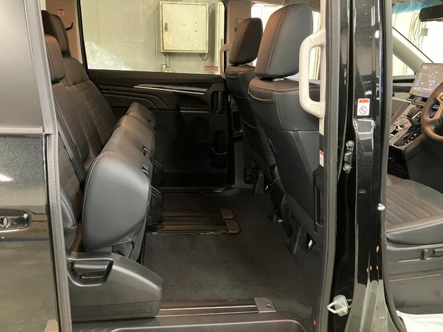 デリカＤ：５ シャモニー　登録済未使用車　ＫＵＨＬグリル　１１型ナビ　新品１７インチフォースデナリ＆オープンカントリーＡ／ＴＩＩＩ　ゴクブト　ＪＡＯＳマッドガード　両側パワースライドドア　シートヒーター　ＬＥＤヘッドライト（33枚目）